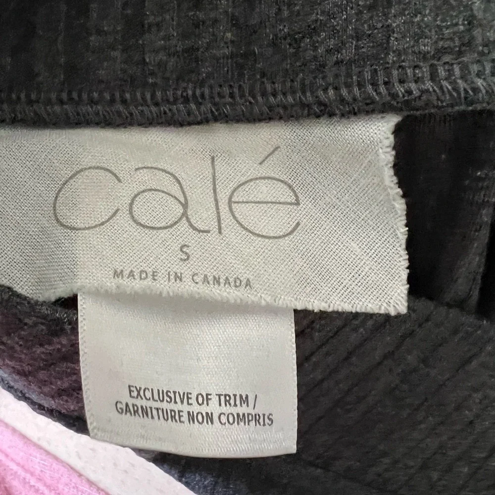 Cale‎ grey ribbed flare leggings